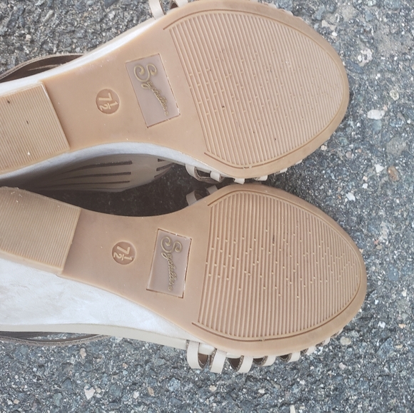 Shoes - Picture 3 of 3